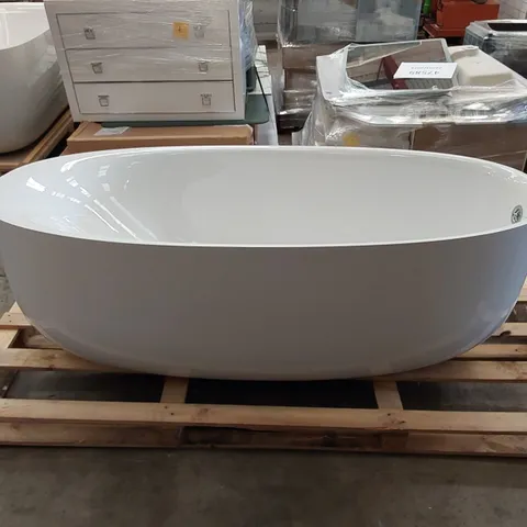 DESIGNER BATH IN WHITE WITH CLICK WASTE