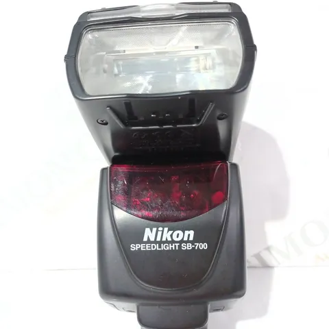 NIKON SPEEDLIGHT SB-700 FLASH UNIT