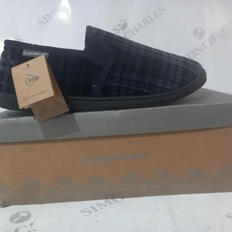 BOXED PAIR OF DUNLOP SLIPPERS IN NAVY UK SIZE 10