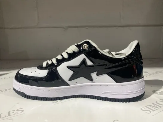 PAIR OF BATHING APE WHITE TRAINERS US SIZE 9