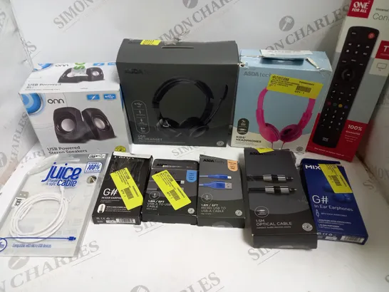 BOX OF APPROXIMATELY 20 ASSORTED ELECTRICAL PRODUCTS TO INCLUDE USB SPEAKERS, CHARGING CABLES, PC HEADSET ETC 