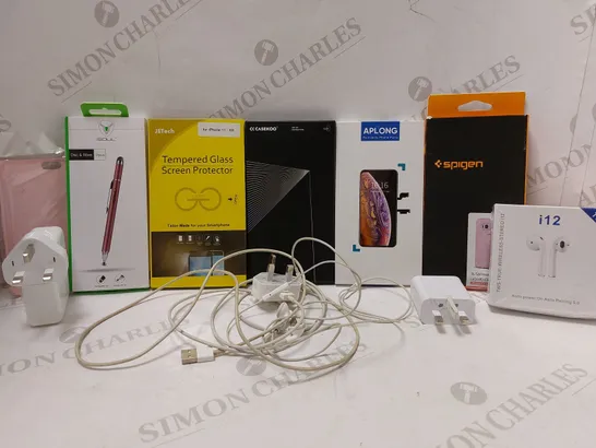 LOT OF APPROX 15 ASSORTED MOBILE PHONE ACCESSORIES TO INCLUDE CASES, EARPHONES, SCREEN PROTECTORS, ETC 