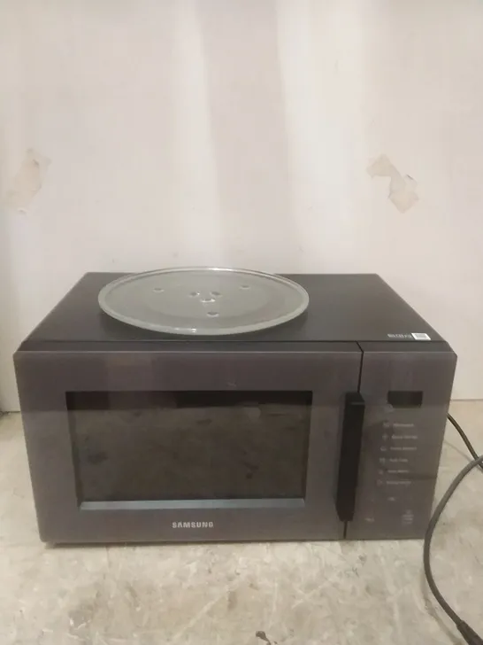 BOXED SAMSUNG 23L MICROWAVE OVEN RRP £179