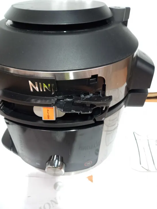 NINJA FOODI SMARTLID 7.5L MULTI COOKER & AIR FRYER