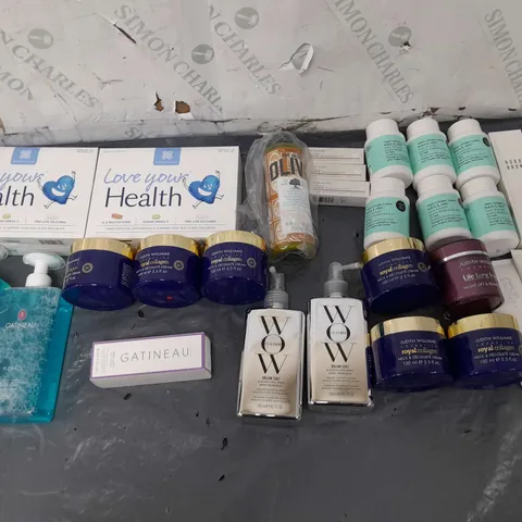 BOX OF APPROXIMATELY 16 ASSORTED COSMETICS TO INCLUDE JUDITH WILLIAMS ROYALE COLLAGEN, GATINEAU FLORACIL 400ML, AND HEALTHSPAN 28 DYA SUPPLEMENTATION ETC.