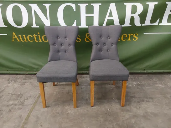 SET OF 2 BEWLEY SLATE GREY FABRIC BUTTON BACK DINING CHAIRS WITH OAK LEGS 