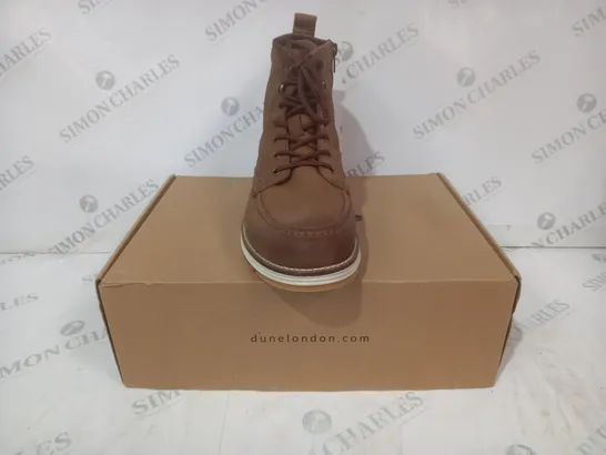 BOXED PAIR OF DUNE LONDON 359 CRANES HIKER BOOTS IN TAN SIZE 9