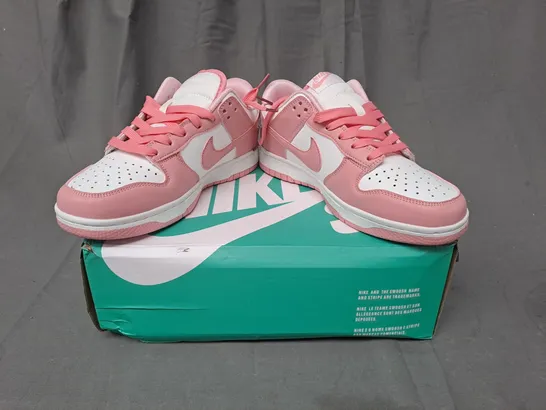 BOXED PAIR OF NIKE TRAINERS IN PINK/WHITE UK SIZE 5.5