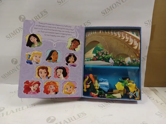 DISNEY PRINCESS GREAT ADVENTURES (INCLUDES STORYBOOK, 10 FIGURINES AND PLAYMAT)