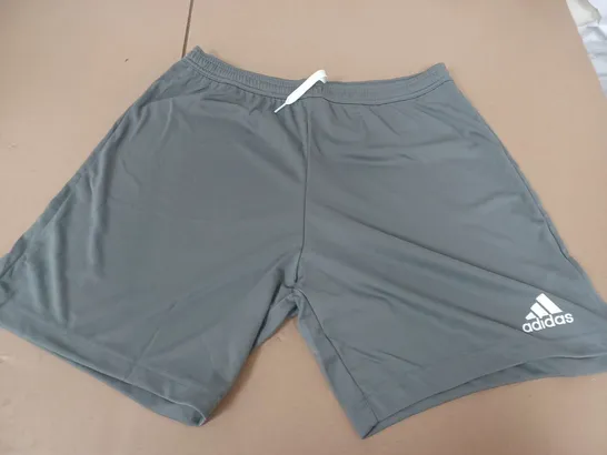 ADIDAS SHORTS IN GREY - UK LARGE