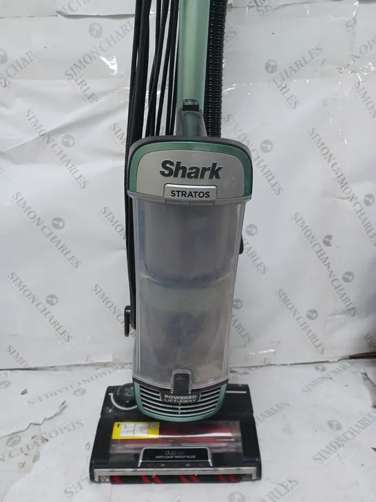 SHARK STRATOS UPRIGHT VACUUM CLEANER WITH PET-TOOL & CAR KIT NZ860UK - COLLECTION ONLY