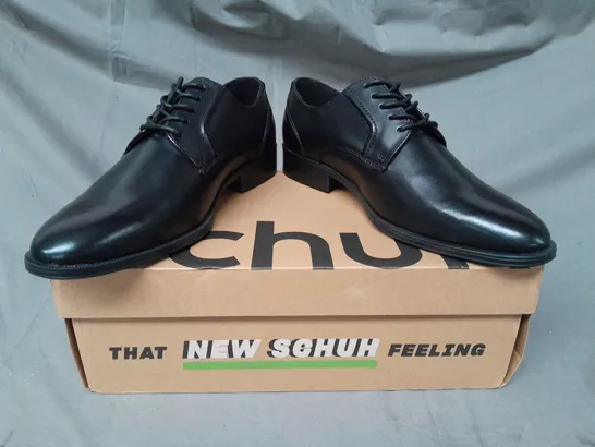 BOXED PAIR OF SCHUH REILLY LEATHER LACE-UP SHOES IN BLACK UK SIZE 7