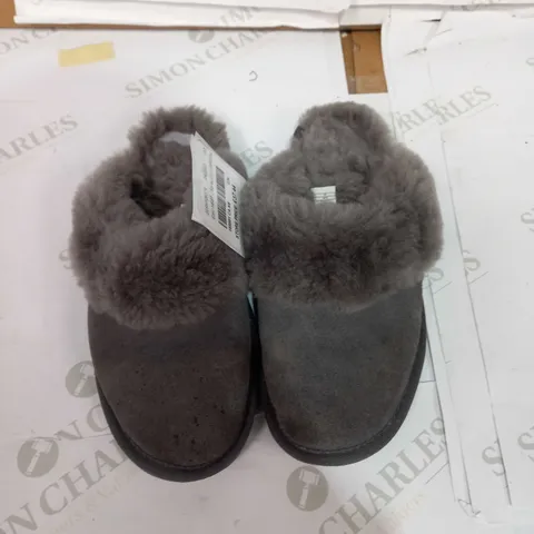 EMU SLIPPER W9/M8 JOLIE - SIZE UK 6