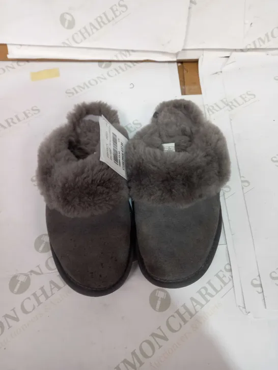 EMU SLIPPER W9/M8 JOLIE - SIZE UK 6