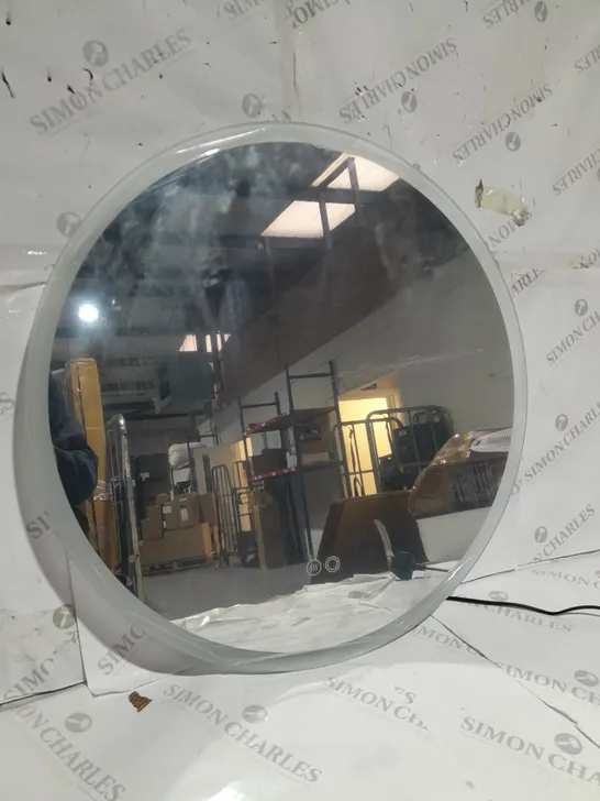 BOXED CIRCLE MIRROR WITH ANTI-FOG & LIGHTING 