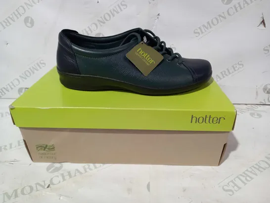 BOXED PAIR OF HOTTER DEWYY DK SHOES IN GREEN/NAVY UK SIZE 6