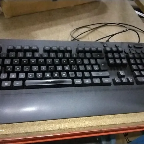 BOXED LOGITECH BLACK KEYBOARD 