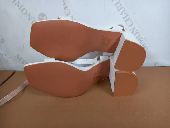 BOXED PAIR OF HEELS (WHITE LEATHER), SIZE 5 UK