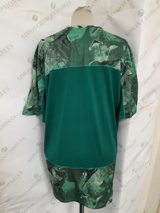 THE NORTH FACE JERSEY IN GREEN SIZE XL