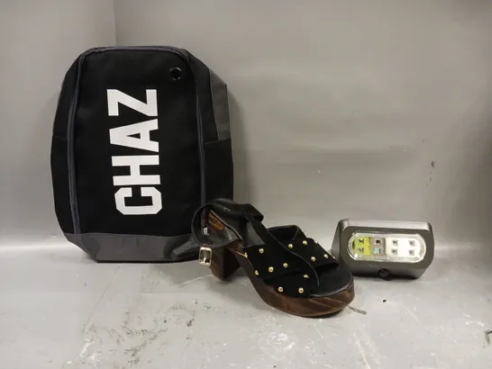 BOX OF APPROXIMATELY 5 ASSORTED ITEMS TO INCLUDE - GHAZ BOOK BAG , WOOD HEEL SANDAL SIZE 5 , SOLAR LED LIGHT ETC