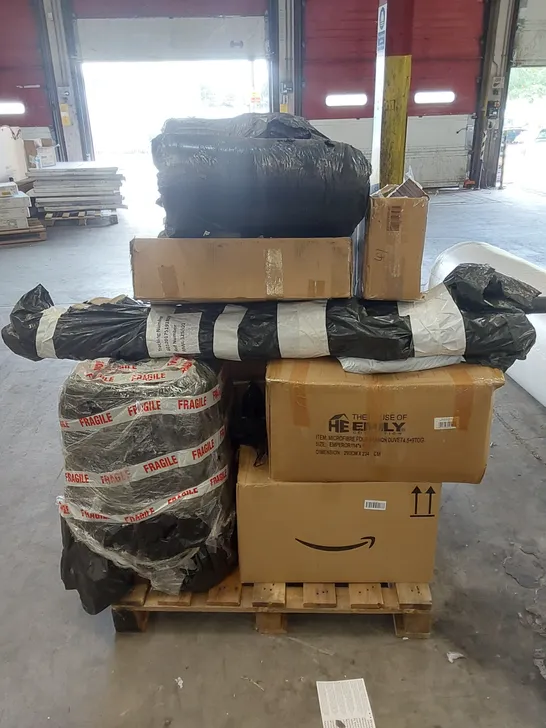 PALLET OF ASSORTED HOUSEHOLD ITEMS AND FURNITURE PARTS