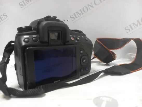 SONY A580 DSLR-A580 CAMERA WITH CHARGER