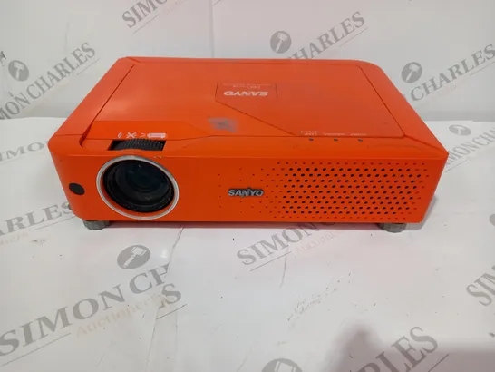 SANYO PRO XTRA X MULTIVERSE PROJECTOR