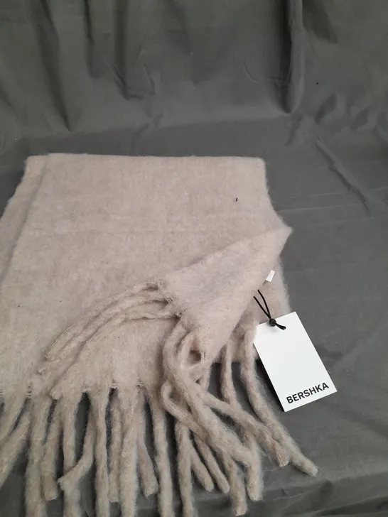 BERSHKA CREAM LARGE SCARF 