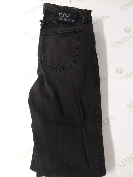 J BRAND PHOTO READY ULTRA SLIMMING MID RISE RAIL JEANS SIZE 28