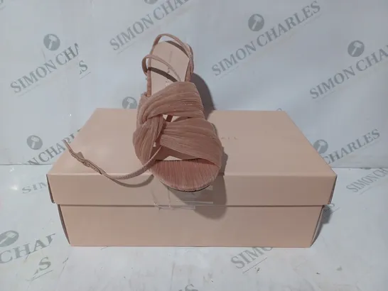 BOXED PAIR OF LOEFFLER RANDALL OPEN TOE SANDALS IN NUDE COLOUR SIZE 9