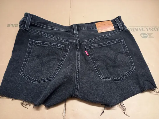 LEVIS BLACK DENIM SHORTS - W29