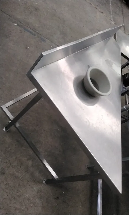 METAL CORNER KITCHEN SURFACE SECTION WITH FUNNEL 