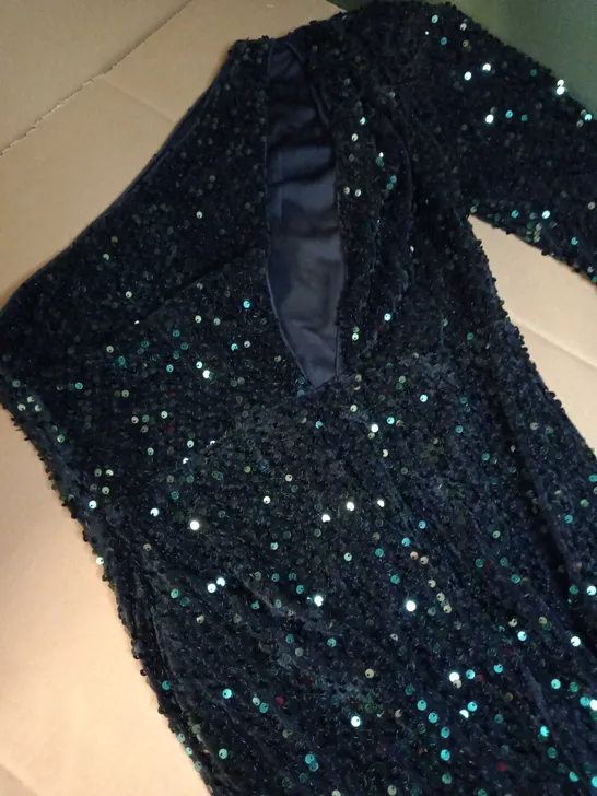 DESIGNER BLACK/EMERALD SEQUIN DETAILED STATEMENT OCCASION DRESS 