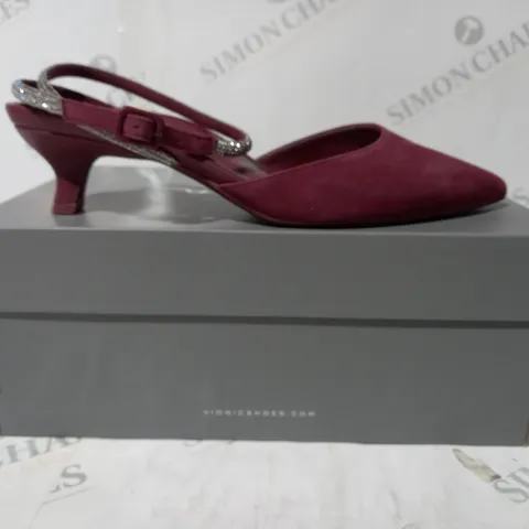 BOXED PAIR OF VIONIC POINTED TOW LOW HEEL SHOES IN SHIRAZ COLOUR SIZE 5.5