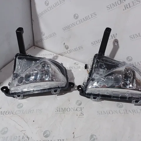 SET OF CAR HEADLIGHTS 