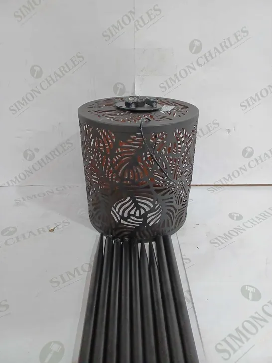 LUXFORM SOLAR GARDEN TRIPOD LIGHT LEAVES