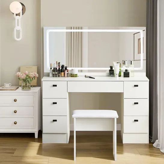 BOXED MILIANNA HOLLYWOOD WHITE DRESSING TABLE