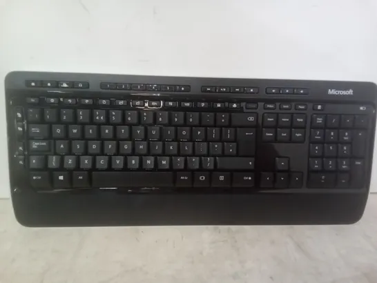 MICROSOFT 3050 WIRELESS KEYBOARD 