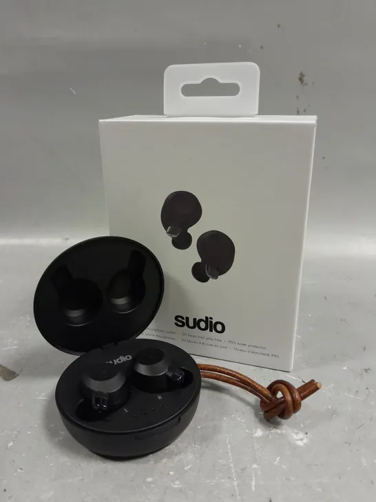 BOXED SUDIO FEM WIRELESS EARPHONES 