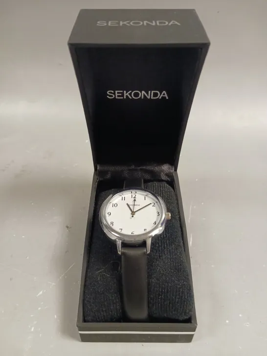 SEKONDA WHITE DIAL STAINLESS STEEL WATCH 