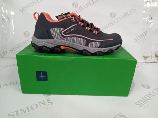 BOXED PAIR OF MOUNTAIN WAREHOUSE SOFTSHELL KIDS SHOES IN GREY/CORAL UK SIZE 1