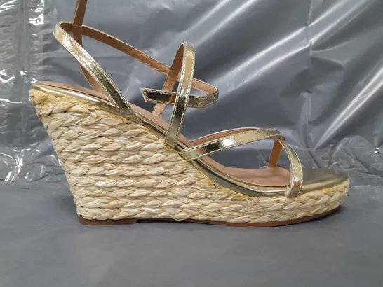 BOXED PAIR OF FRENCH CONNECTION WEDGE STRAPPY SANDALS IN METALLIC GOLD UK SIZE 5