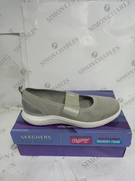 CLARKS NOVA BALERINA SHOES IN LIGHT GREY SIZE 8