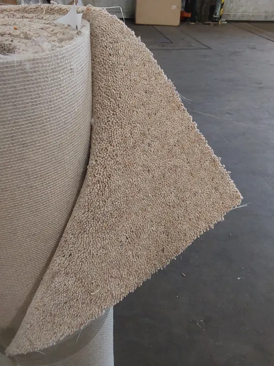 ROLL OF QUALITY DIMENSION BERBER CLEVELAND WAY CARPET // SIZE: 0.7m X UNSPECIFIED 