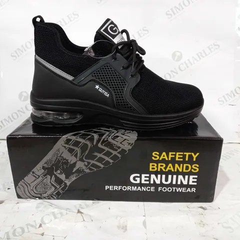 BOXED PAIR OF GUYISA SAFETY BOOTS IN BLACK UK SIZE 8