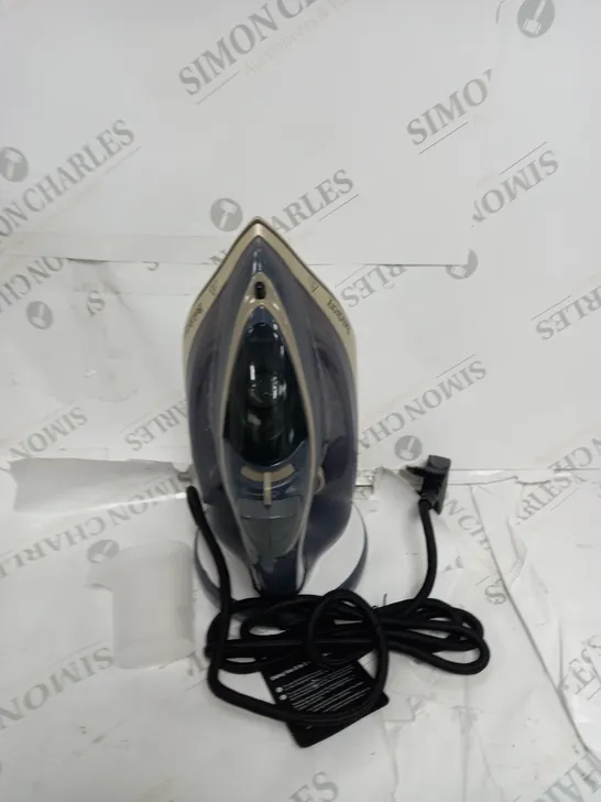 BOXED BELDRAY 2-IN-1 CORDLESS STEAM IRON 