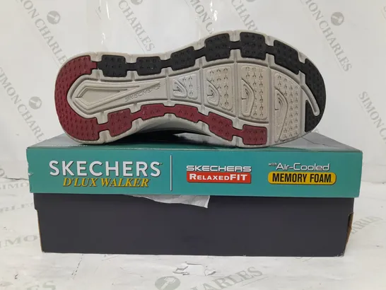 BOXED SKETCHERS D'LUX WALKER TRAINERS IN BLACK SIZE 9