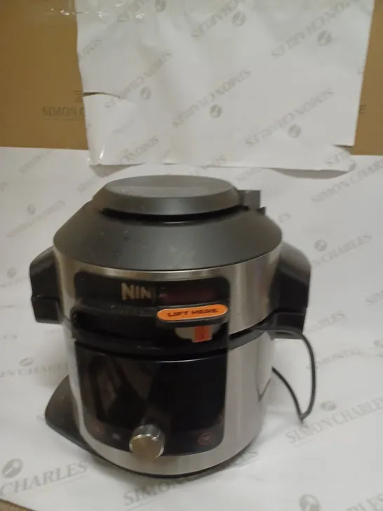 NINJA FOODI SMARTLID 7.5L MULTI COOKER & AIR FRYER RRP £270