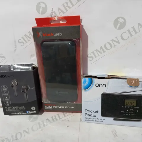 BOX OF APPROXIMATELY 20 ASSORTED ELECTRICAL ITEMS TO INCLUDE ONN POCKET RADIO, BLACKWEB SLIM POWER BANK, ASDA TECH NOISE CANCELLING WIRELESS EARBUDS, ETC