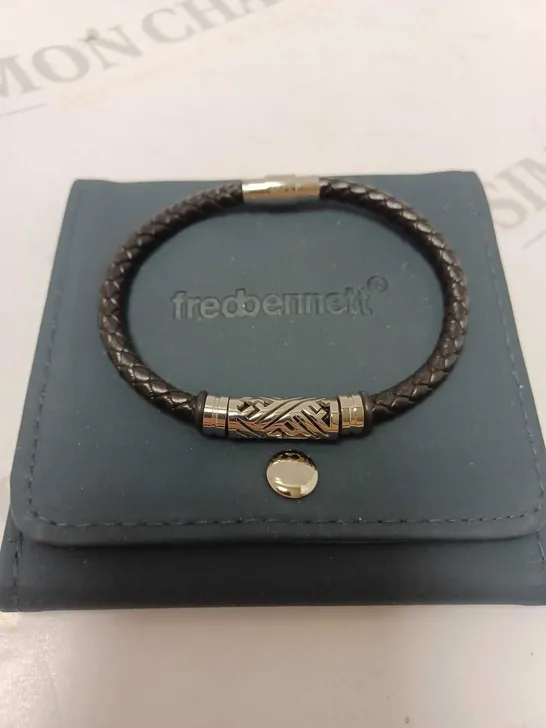 FRED BENNETT BLACK LEATHER CLASP BRACELET 